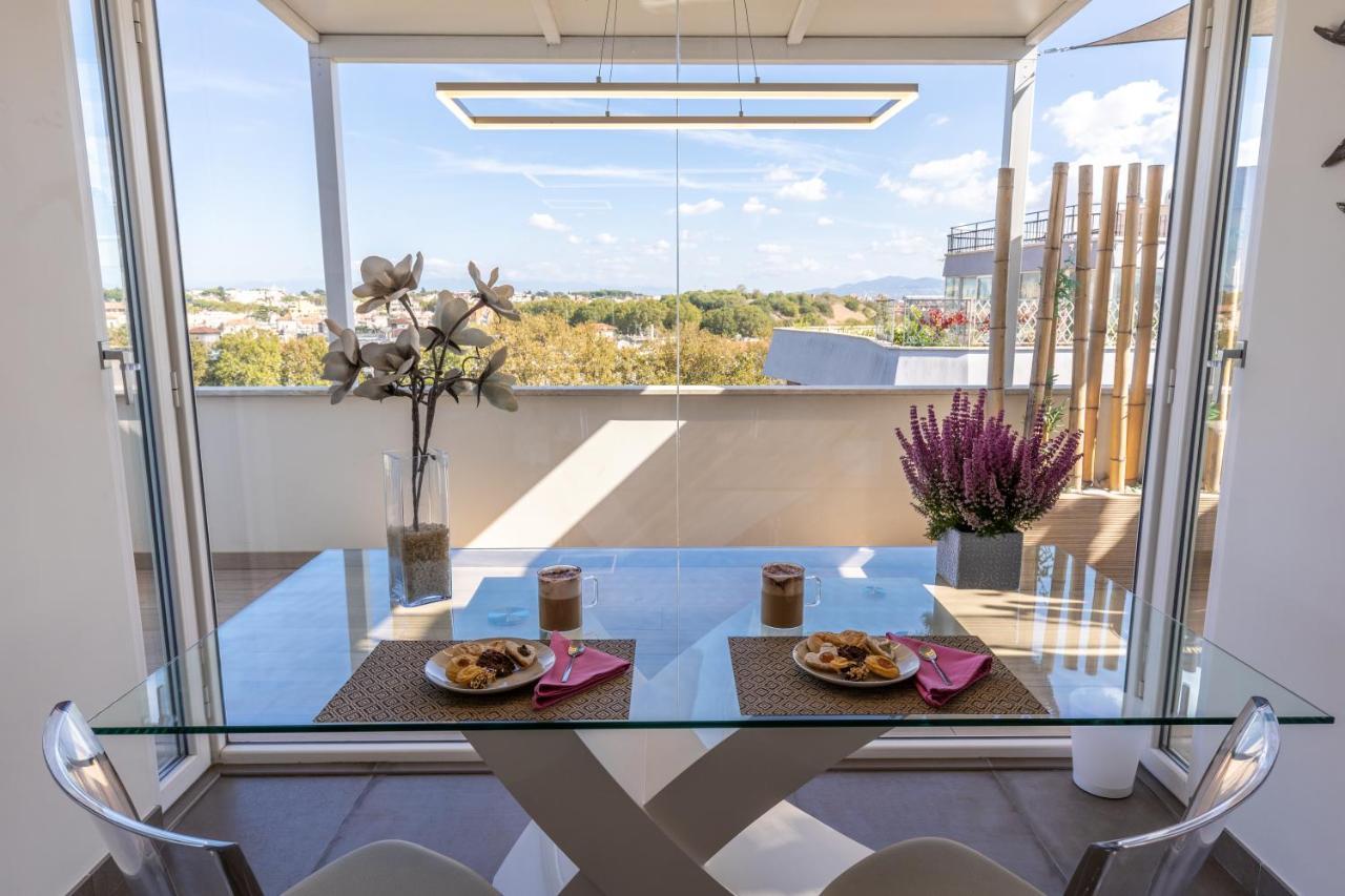 Penthouse With A Panoramic Rooftop In Trastevere With Seasonally Jacuzzi Rom Exterior foto