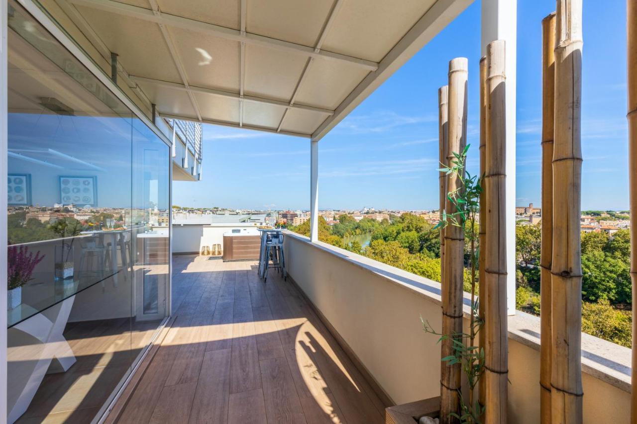 Penthouse With A Panoramic Rooftop In Trastevere With Seasonally Jacuzzi Rom Exterior foto