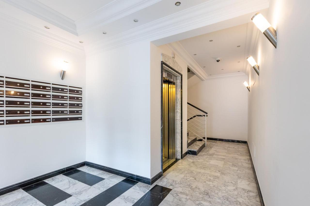 Penthouse With A Panoramic Rooftop In Trastevere With Seasonally Jacuzzi Rom Exterior foto